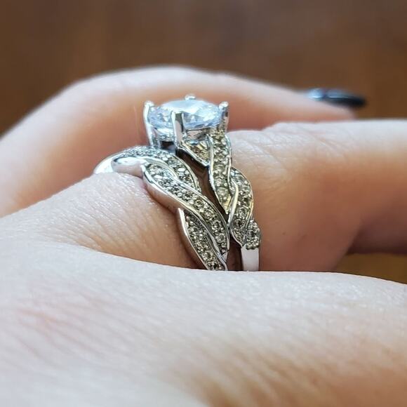 NEW GORGEOUS wedding engagement set size 10 - Picture 3 of 6